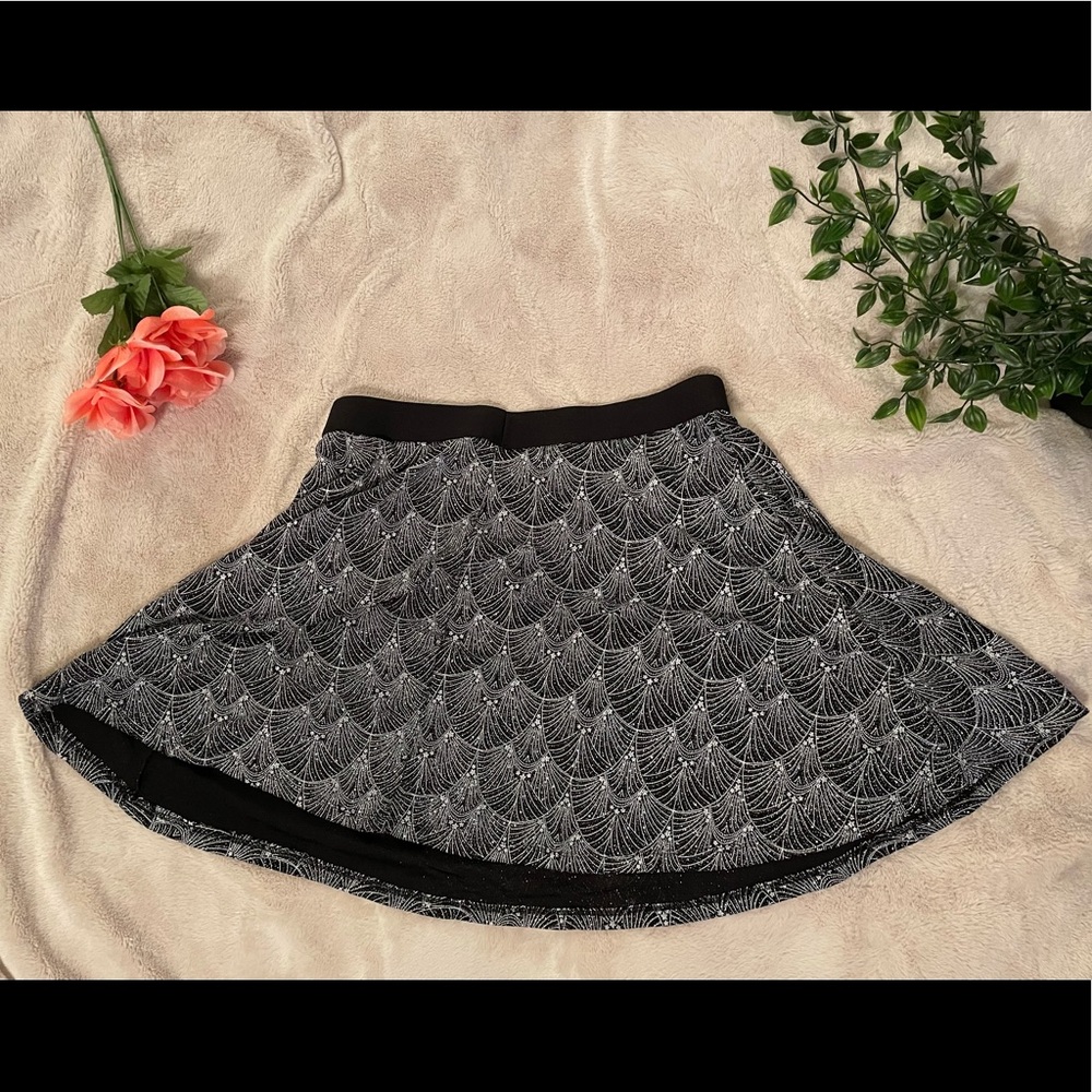 Express skirt size large Art Deco sparkle